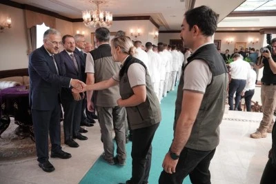 Bursa protokol&uuml; bayramlaştı