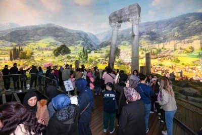 Bursa "Panorama 1326" milyonları tarihin kalbinde buluşturdu