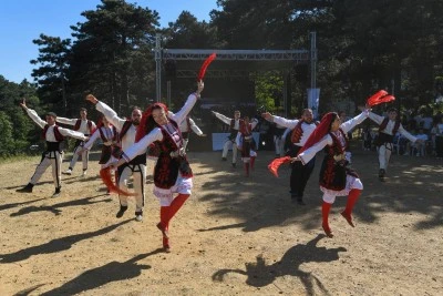 Bursa RUMELİFED pikniğinde renkli g&ouml;r&uuml;nt&uuml;ler