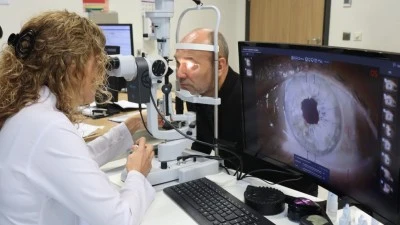 Bursa Şehir Hastanesi'nin başarısıyla d&uuml;nyaya yeni g&ouml;zleriyle 'merhaba' dediler