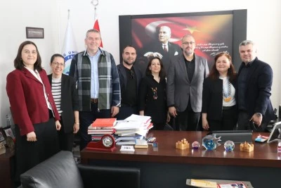Bursa SMD y&ouml;netiminden BU&Uuml; Mİmarlık Fak&uuml;ltesi'ne ziyaret