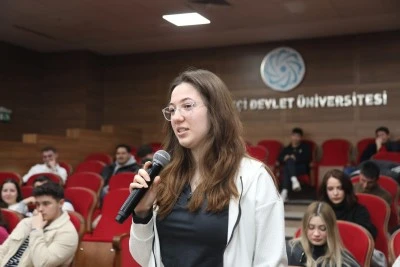Bursa Teknik &Uuml;niversitesi'nde &ouml;ğrenciler sordu Rekt&ouml;r &Ccedil;ağlar cevapladı