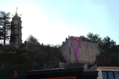 Bursa Tophane surlarına 'Pembe kurdele' asıldı