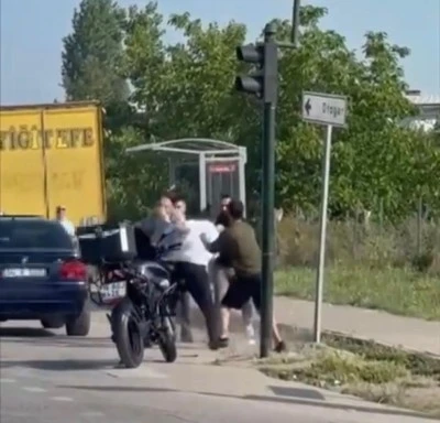 Bursa trafiğinde yumrukların konuştuğu olay! 
