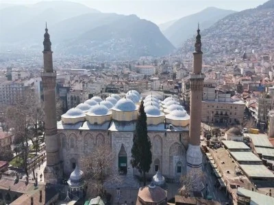 Bursa Ulu Cami'ye yeni mahya asıldı
