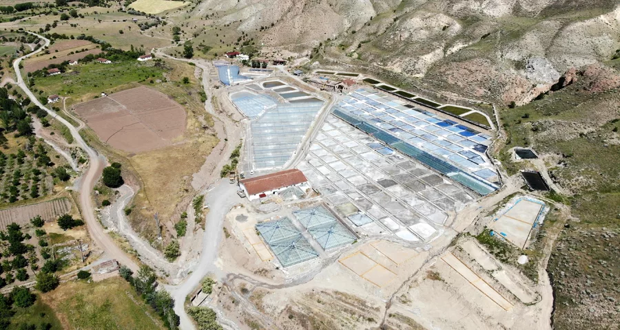 Bursa'ya 3 bin yıllık geleneksel emek! Suyu ekip tuz bi&ccedil;iyorlar