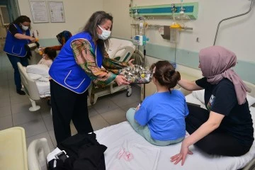 Bursa YASAV'ın iyilik melekleri Ramazan&rsquo;da da iş başında