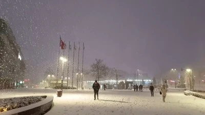 Bursa yeni yıla karla uyandı: Trafikte aksamalar yaşandı