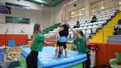 Bursa Yıldırım Belediyesi gen&ccedil;leri sporla yetiştiriyor