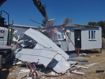 Bursa Yıldırım Belediyesi'nde ka&ccedil;ak yapılar tek tek yıkılıyor 