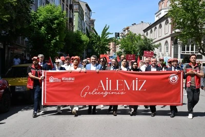 Bursa Yıldırım'da &lsquo;Ailemiz Geleceğimiz&rsquo; y&uuml;r&uuml;y&uuml;ş&uuml; 