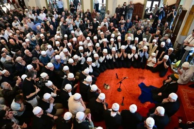 Bursa Yıldırım'da Erguvan Bayramı başladı