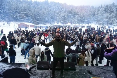 Bursalı &ccedil;ocuklar Ala&ccedil;am Kar Festivali'nde doyasıya eğlendi 