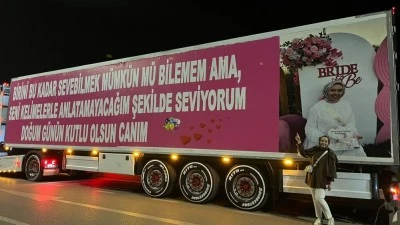 Bursalı gen&ccedil; adam, eşine olan aşkını bu şekilde g&ouml;sterdi!
