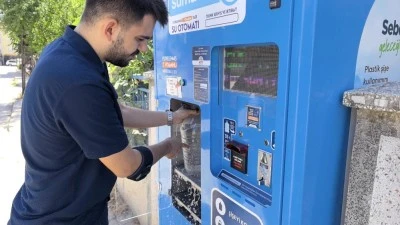 Bursalı gen&ccedil; girişimci 19 litre mineralli suyu 35 TL'ye satıyor