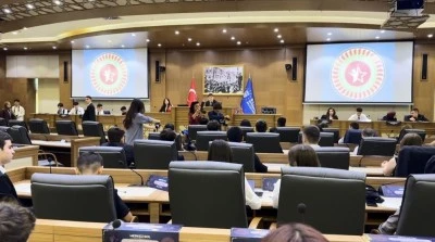 Bursalı gen&ccedil;ler T&uuml;rkiye'nin geleceğini ele aldı