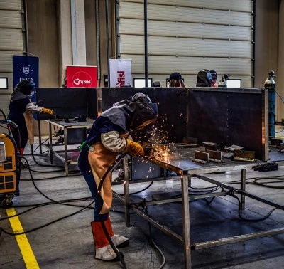 Bursalı kadınlar ağır sanayide yer almaya başladı