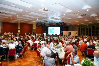 Bursalı kantinciler ve siyaset&ccedil;iler yemekte toplandı