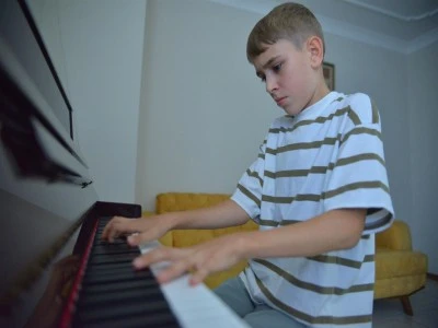 Bursalı Mehmet Erdem 11 yaşında uluslararası &ouml;d&uuml;llerin sahibi oldu