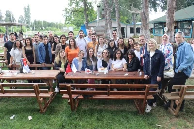 Bursalı mimarlardan yaza merhaba partisi