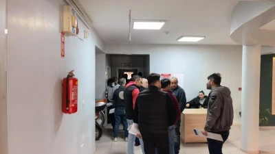 Bursalı s&uuml;r&uuml;c&uuml;ler 140 bin lira ceza yememek i&ccedil;in kuyrukta