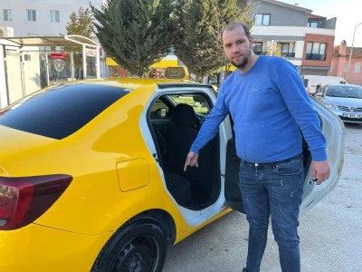 Bursalı taksiciden alkış toplayan davranış! 