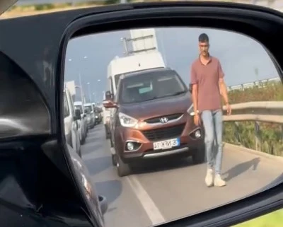 Bursalı vatandaştan trafik kurallarına uymayanlara ders gibi davranış