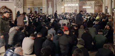 Bursalılar Regaip Kandili'nde Ulu Cami'ye akın etti