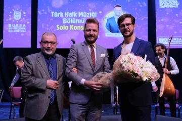 Bursalılar t&uuml;rk&uuml;lerle coştu