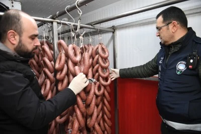 Bursalılara bu iğren&ccedil;liği satamadan Osmangazi Zabıta el koydu