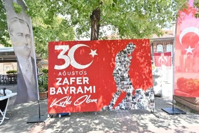 Bursalılardan Zafer Bayramı'na anlamlı iz