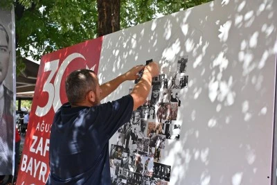 Bursalılardan Zafer Bayramı'na anlamlı iz