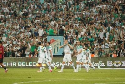 Bursaspor dostluk ma&ccedil;ında Eskişehirspor'u 2-1 yendi 