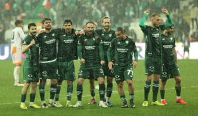 Bursaspor Adana'yı 6 golle aştı