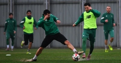Bursaspor, Adanaspor ma&ccedil;ı hazırlıklarını s&uuml;rd&uuml;rd&uuml;