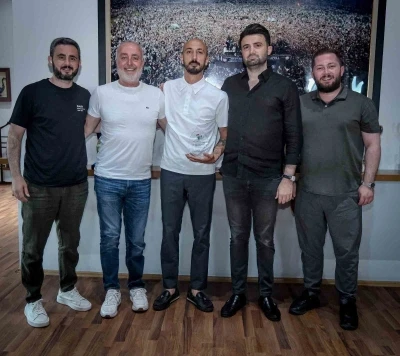 Bursaspor Ahmet İlhan &Ouml;zek ile yollarını ayırdı