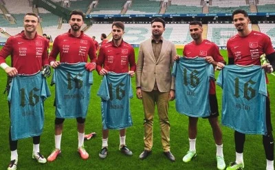 Bursaspor Başkanı Enes &Ccedil;elik A Milli Takım'ı ziyaret etti