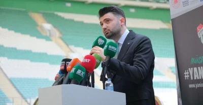 Bursaspor Başkanı Enes &Ccedil;elik: Herkes sakin olsun, takımımıza destek verelim