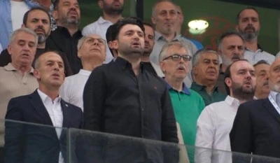 Bursaspor Başkanı Enes &Ccedil;elik: K&uuml;f&uuml;rs&uuml;z trib&uuml;n 3 puan kadar değerliydi