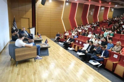 Bursaspor Basketbol Başkanı Sezgin Mudanya &Uuml;niversitesi&rsquo;nde &ouml;ğrencilerle buluştu
