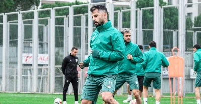 Bursaspor'da hazırlıklar s&uuml;r&uuml;yor