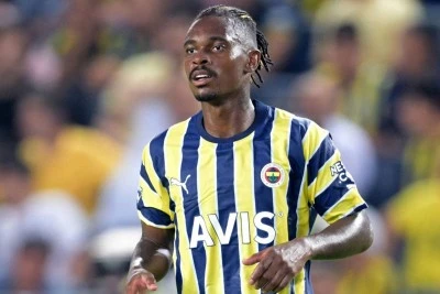 Bursaspor'da Lincoln Henriqe a&ccedil;ıklandı