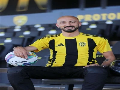 Bursaspor'da şampiyonluk yaşayan Ahmet İlhan &Ouml;zek yeni takımıyla anlaştı 
