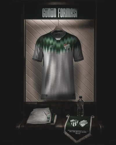 Bursaspor'da Trabzon ma&ccedil;ının ilk 11'i a&ccedil;ıklandı !