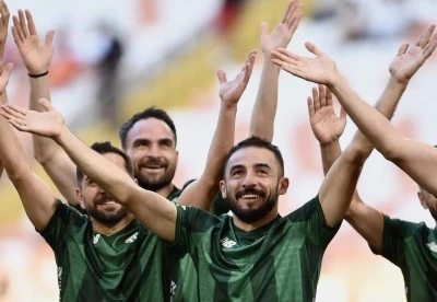 Bursaspor'dan Adana'ya yarım d&uuml;zine!