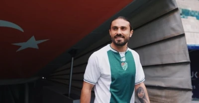 Bursaspor ilk transferini a&ccedil;ıkladı