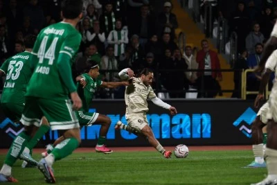 Bursaspor Muğlaspor'u ezdi ge&ccedil;ti!