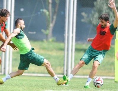 Bursaspor sabah antrenmanında tempoyu y&uuml;kseltti