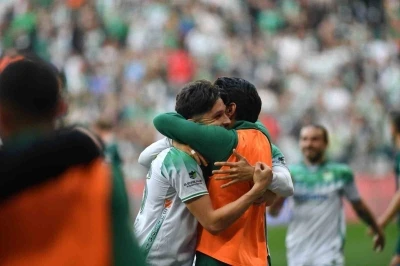 Bursaspor sahasında Kırklarelispor&rsquo;u farklı ge&ccedil;ti