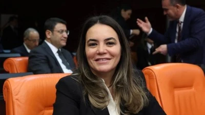 Bursaspor taraftarının Leyla Zana tezah&uuml;ratları g&uuml;ndemi koruyor: Alparslan T&uuml;rkeş'in kızı Ayy&uuml;ce T&uuml;rkeş'ten a&ccedil;ıklama